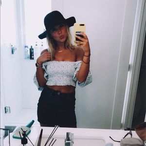 Meet your Posher, Sam